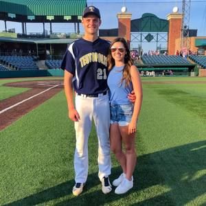 Meet your Posher, Clint